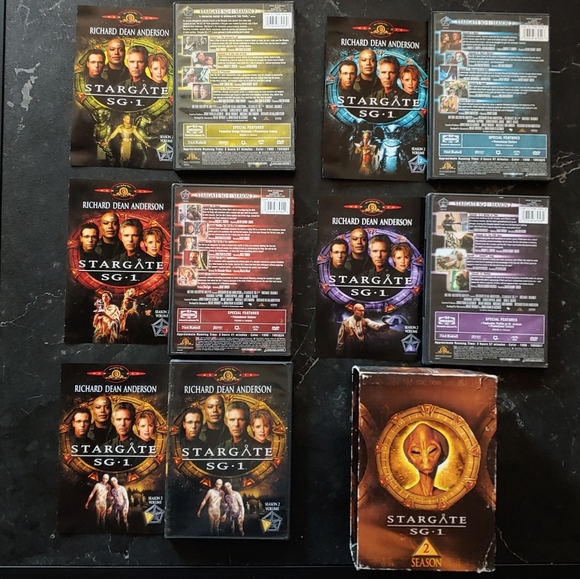 Stargate SG-1 TV-Series Seasons Two and Season Ten. 10 Disc Set. - Picture 4 of 8
